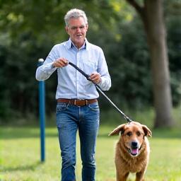 David and his Singapore Special, Buster